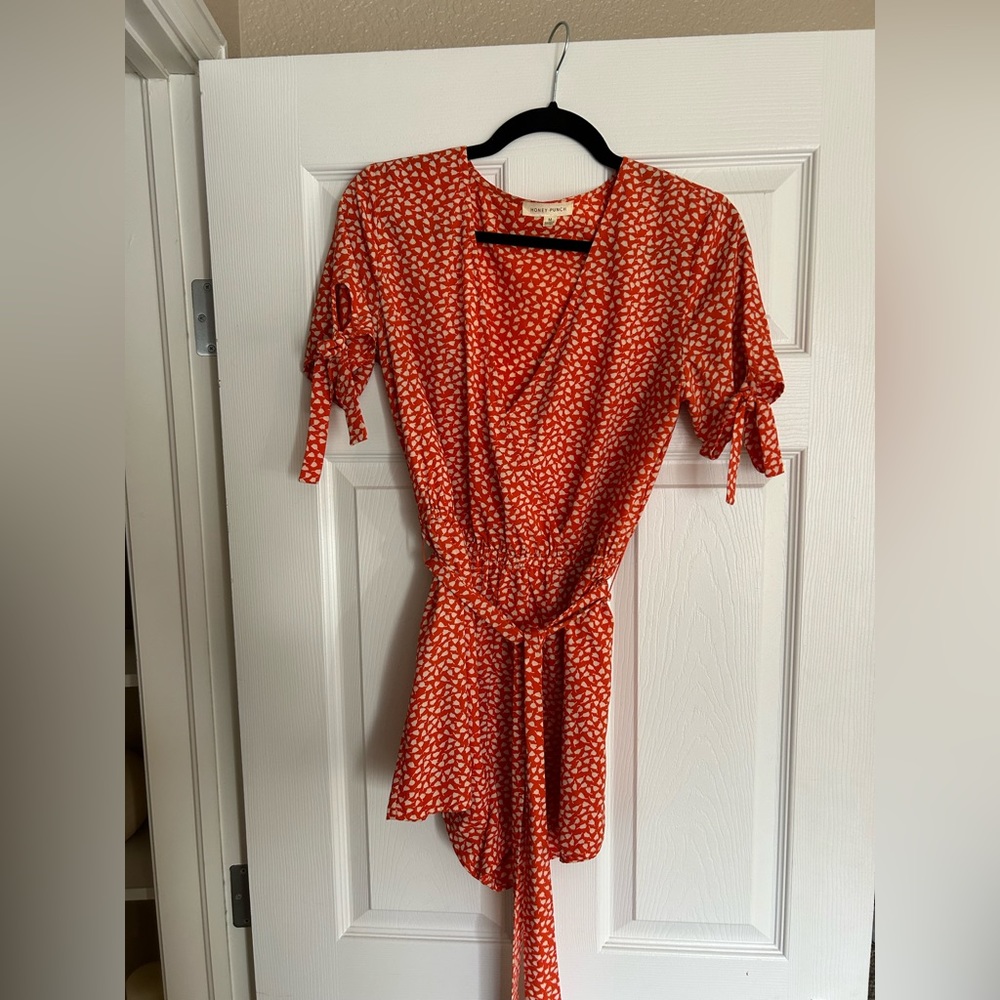 Honey Punch Orange and Cream Romper Size Medium